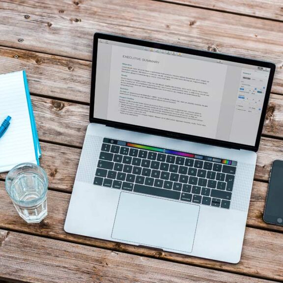 Jak uratować zalany laptop