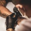 Jak zrobić bezpieczny tatuaż