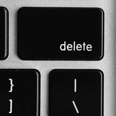 klawisz delete (usuń)